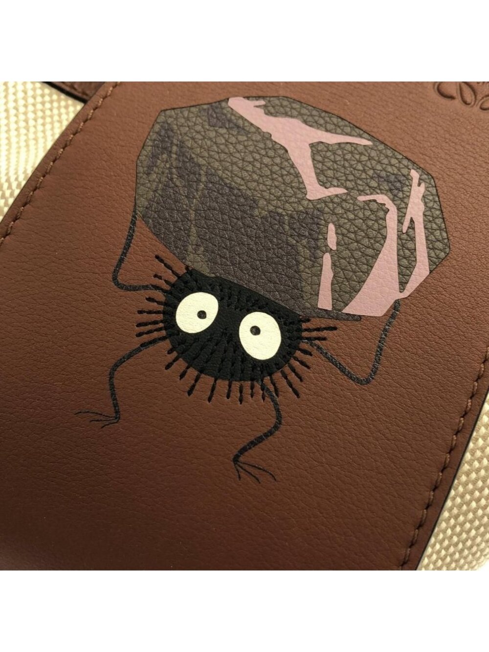 ★SOLD★ Loewe Susuwatari Hammock DW Mini Shoulder - Picture 5 of 9